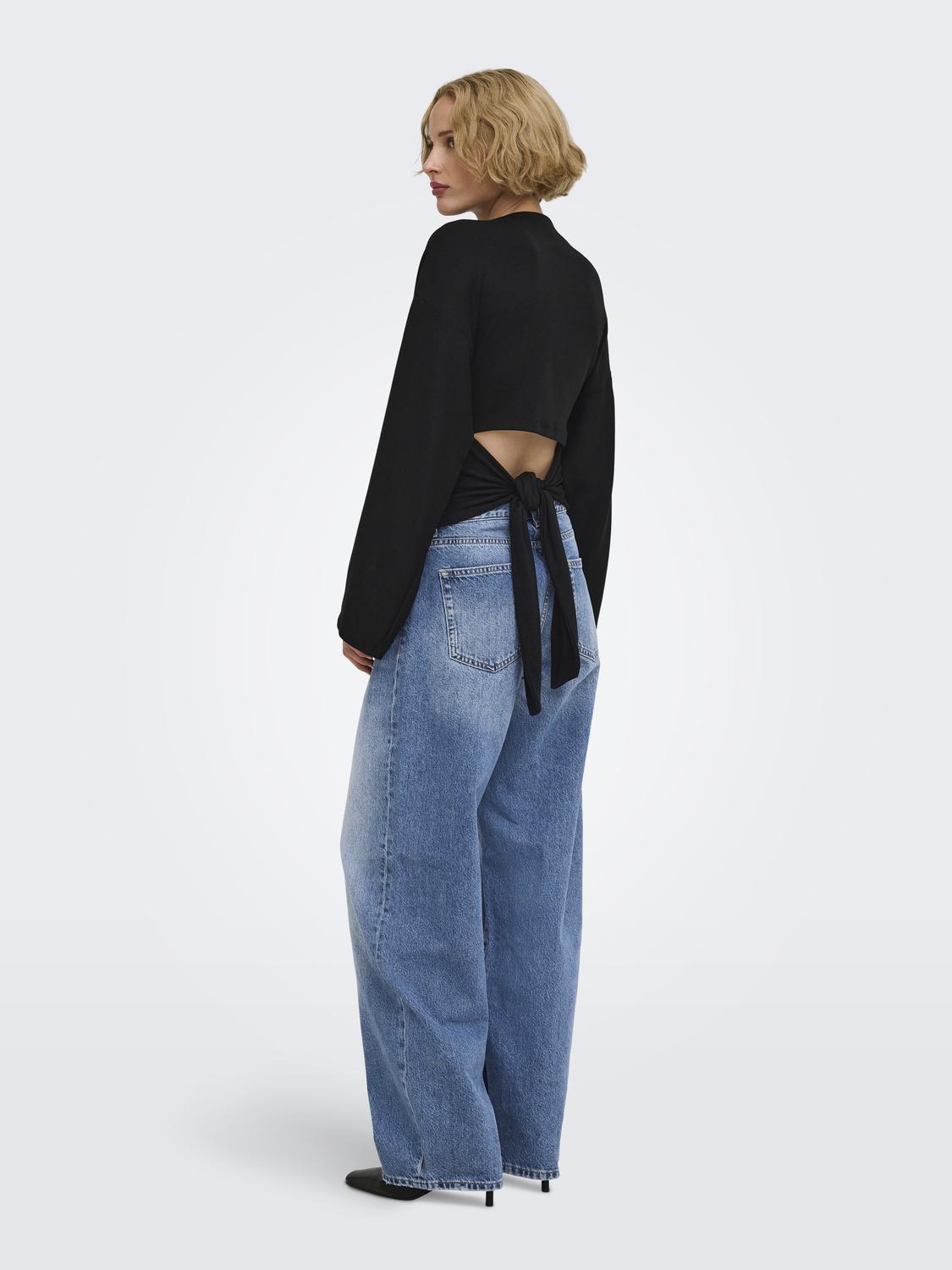 model_shot-back